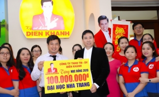 Michael Lang trao học bổng 100 triệu đồng cho sinh viên Đại học Nha Trang