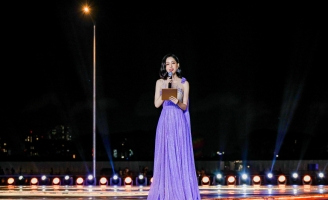 Minh Ngọc kể về làm MC tại Lễ hội nhạc nước lớn nhất Đông Nam Á