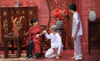 Nghệ sĩ Minh Phượng và ca sĩ Lam Trường đoạt cúp 