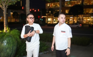 Nguyễn Công Trí kết hợp cùng thương hiệu nội thất Pháp trong show thời trang có một không hai