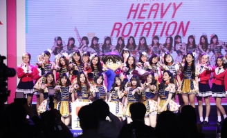 Nhóm nhạc nữ được đào tạo chuyên nghiệp từ Nhật Bản ra mắt sản phẩm đầu tiên
