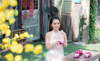 Như Ý tung bộ ảnh thời trang đẹp và đằm thắm
