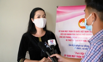 NSƯT Trịnh Kim Chi cùng Quỹ Yêu Thương chống hạn mặn ờ miền Tây