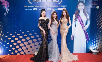NTK Nhật Phượng khoe sắc bên dàn người đẹp Miss U30 Vietnam 2019