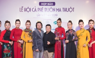 NTK Việt Hùng mang BST Hoa của Đất đến Lễ hội Cà Phê Buôn Ma Thuột lần thứ 7