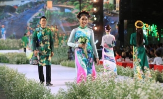 NTK Việt Hùng và 90 Nghệ sỹ danh tiếng Việt mang Thành phố Xanh phủ khắp Lễ hội Áo dài!