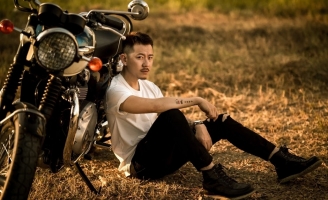 Pom thực hiện Parody MV triệu view của Trúc Nhân