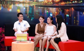 Quán quân Sao Nối Ngôi Nhí Khánh Nhi không muốn mẹ đi thêm bước nữa