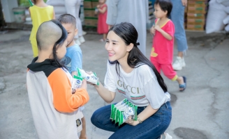 Quỳnh Anh Beauty đi làm từ thiện tại chùa Diệu Pháp