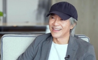 Rò rỉ ảnh hiếm của 'vua hài' Châu Tinh Trì đi dạo phố ở Việt Nam?