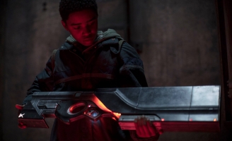 Sau “Stranger Things” và “Arrival”, Shawn Levy tiếp tục đảm nhận vai trò sản xuất “Vũ khí bí ẩn”