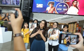 Shivani Surve xinh đẹp rạng rỡ, Kartikey Malviya thể hiện tài lẻ khi tham quan IMC Academy