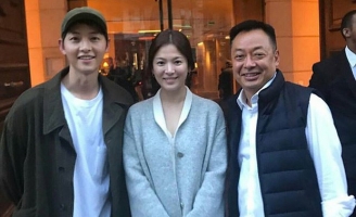 Song Joong Ki-Song Hye Kyo đi chơi Paris trước ngày cưới
