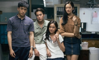 Tác phẩm gây sốt về đề tài gian lận thi cử của Thái đến Việt Nam