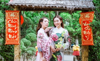 Tết này, gia đình Thu Trang - Tiến Luật tặng gì cho người hâm mộ?