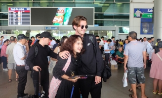 Thần đồng âm nhạc Greyson Chance đã đến Việt Nam