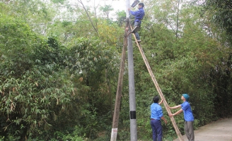 Thanh niên Ninh Bình thắp sáng 360 km đường làng