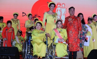 Thí sinh Duyên dáng Áo dài dành cho Người khuyết tật bùng cháy trong vũ điệu xe lăn