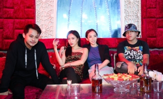 Thu Trang - nữ danh hài đầu tiên của Việt Nam nhận nút vàng của Youtube