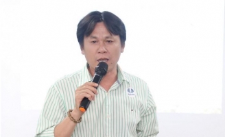 Tổng đạo diễn Khoa Nguyễn hết mình với “Nhạc tình muôn thuở 9” 