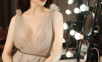 Vừa quay lại sàn đua âm nhạc, Hương Giang tiếp tục nhận lời làm vedette show thời trang