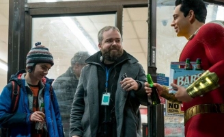 Vượt qua nhiều đối thủ 